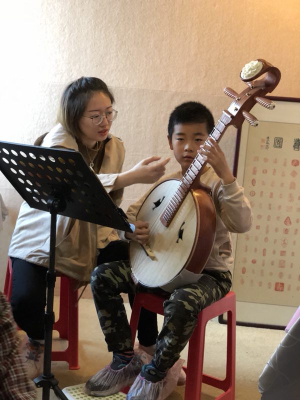 開設中小學生阮、柳琴、英皇考級樂理課程，一對一授課。