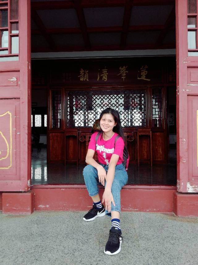秀美美生日祝福贺卡